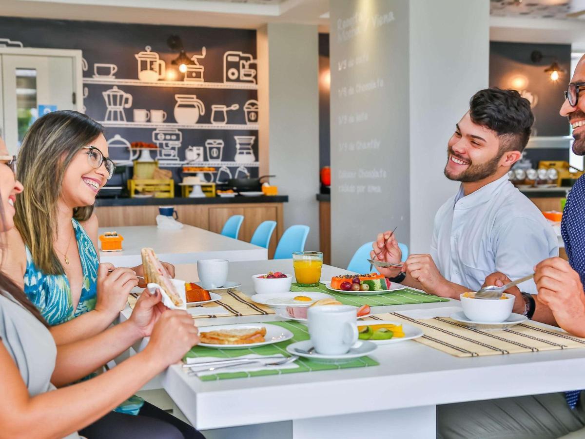 Отель Ibis Styles Витория-да-Конкиста Экстерьер фото